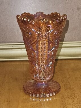 Vtg Imperial Glass Iridescent Amber Daisy and Button Carnival Flass 6 1/4" Vase